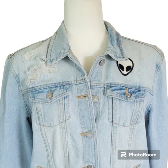 Brandy Melville Denim Jacket Alien Head Patch Distressed Trucker Size Large - Picture 3 of 13
